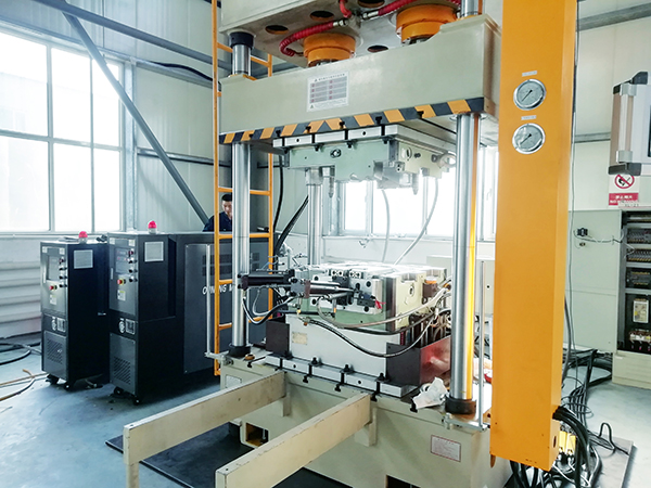 復(fù)合材料模壓模溫機(jī)